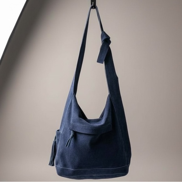 Free People Handbags - Free People Jessa Carryall Suede Leather Bag in Navy blue rare color!
